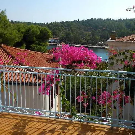 Apartment Large Traditional Captains House *
